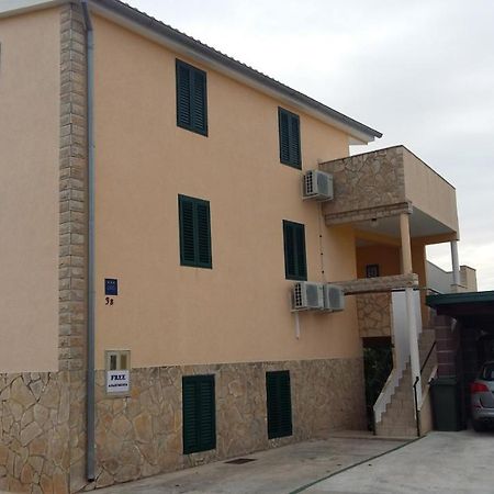 Apartmani Jakovljevic Murter Luaran gambar