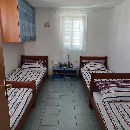 Apartmani Jakovljevic Murter Luaran gambar