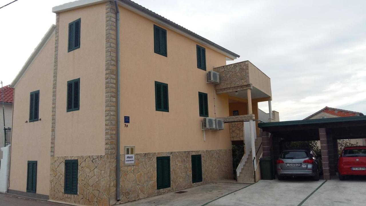 Apartmani Jakovljevic Murter Luaran gambar