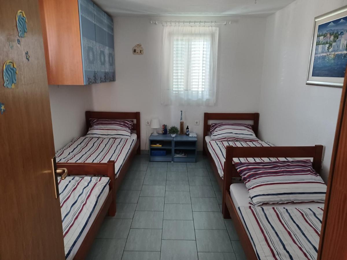 Apartmani Jakovljevic Murter Luaran gambar