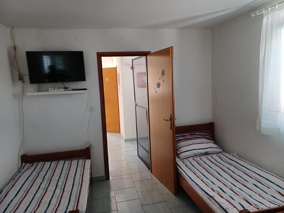 Apartmani Jakovljevic Murter Luaran gambar