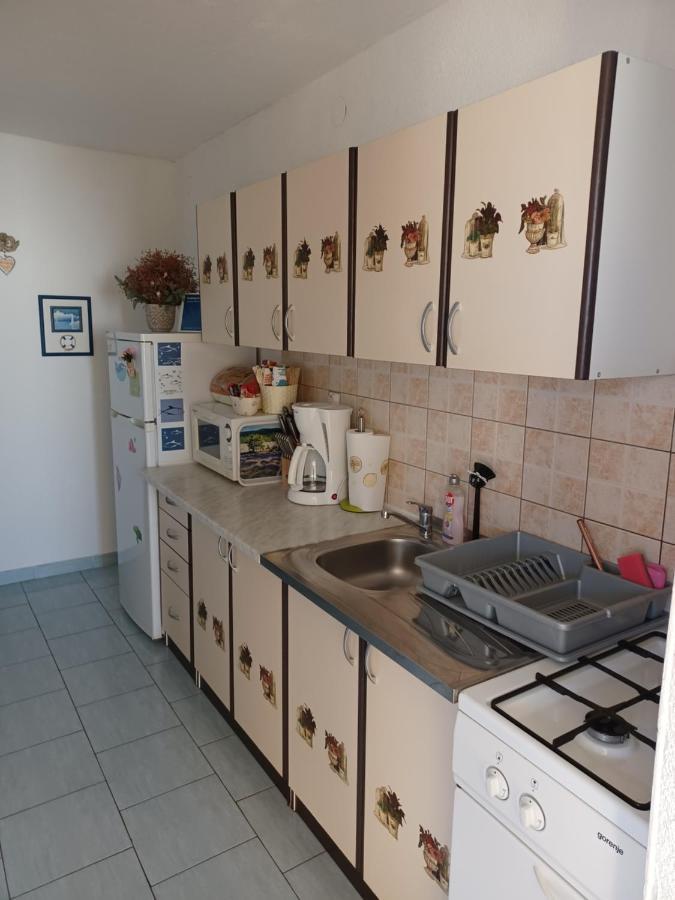 Apartmani Jakovljevic Murter Luaran gambar