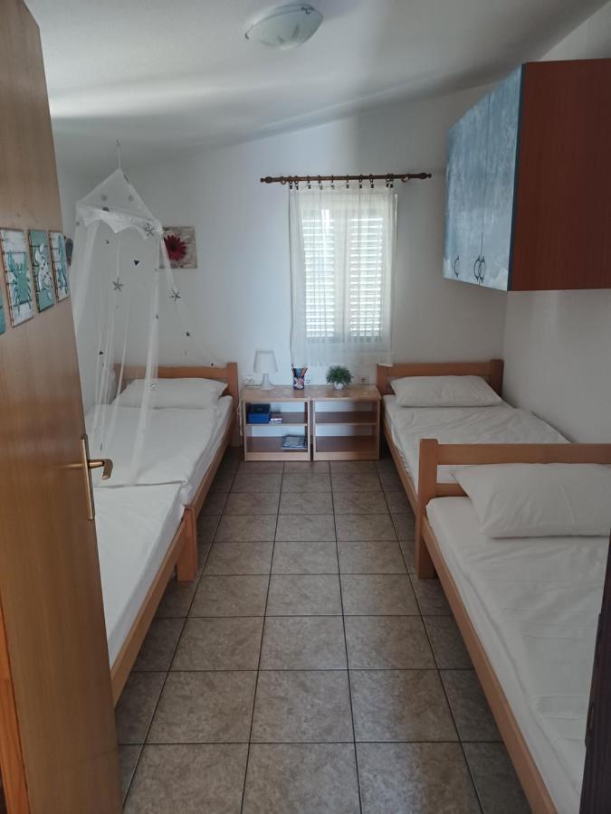 Apartmani Jakovljevic Murter Luaran gambar